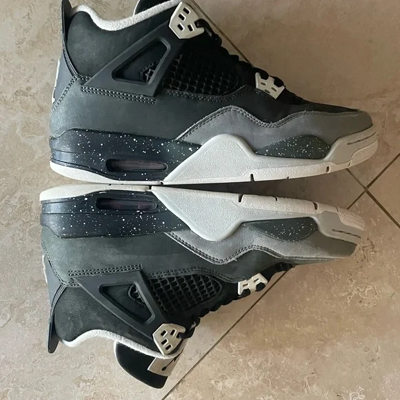Jordan 4 Retro Fear Kids Sneakers - Picture 8 of 9
